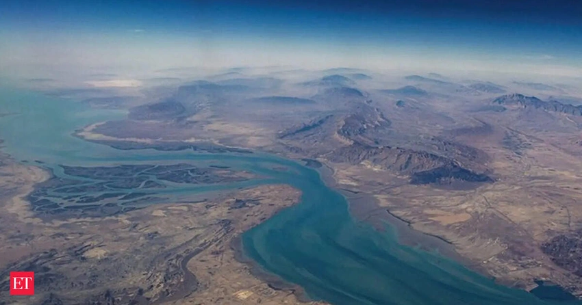 Iran Tightens Hormuz Control as Ceasefire Tests Transit Fees