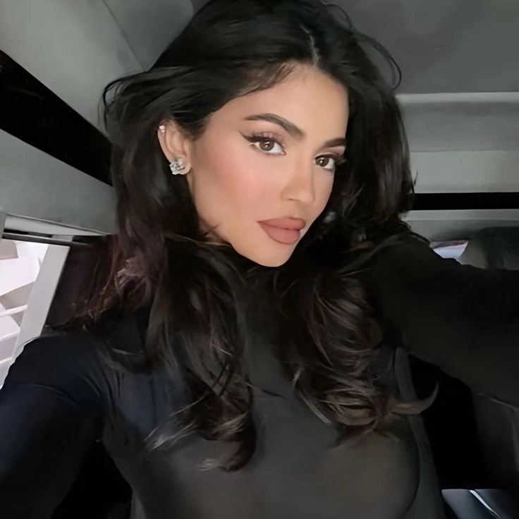 Growing Up Under Visibility: Kylie Jenner’s Story