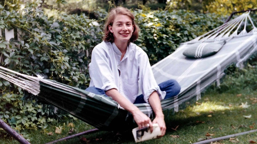 Mary Oliver Doc Reveals Surprising Friendship & Enduring Impact!