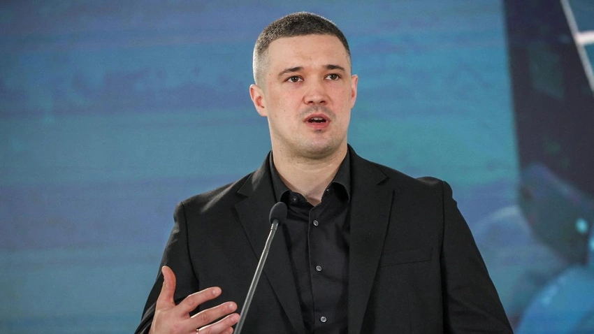 Zelenskyy's Office Probed for Corruption Amid Ex-Defense Minister's Election Push