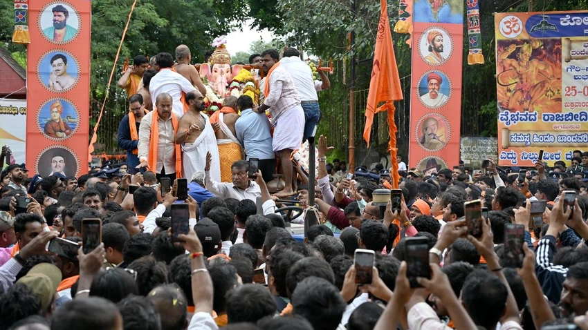 India's Ganesh Chaturthi: A Joyous Celebration of the Elephant God!