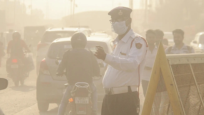 Delhi's air at 'very poor' on eve of Diwali as Grap Stage 2 kicks in