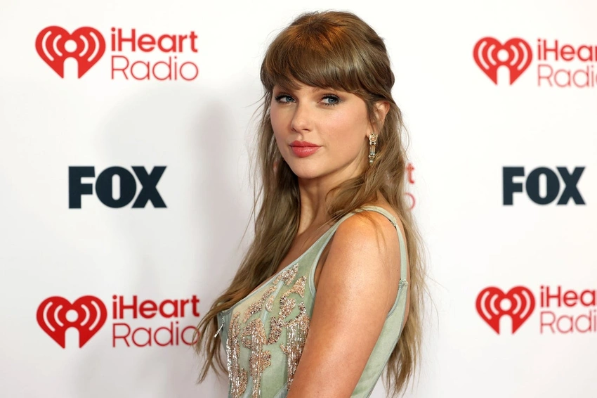 Taylor Swift: Fan detective work can feel a bit weird