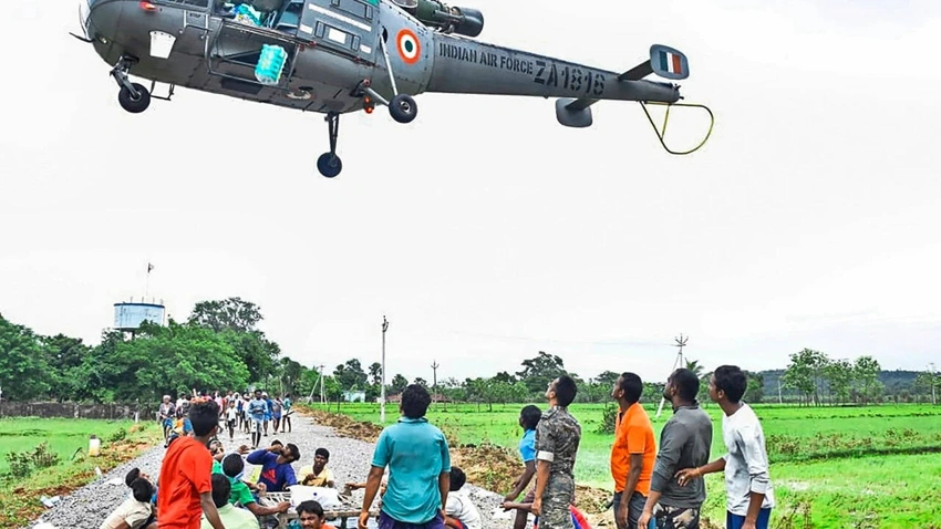 Tragedy Strikes Flood-Hit Bihar: Man Dies, 3 Injured During IAF Air Drop
