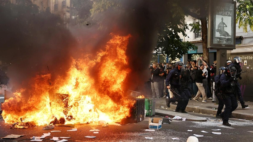 France Halts Stun Grenade Use After Teen Protester Loses Hand