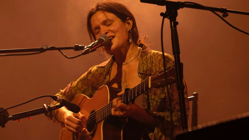 Big Thief Unveils Triple Album 'Horsepower' Live in Nashville! 🎸🎶