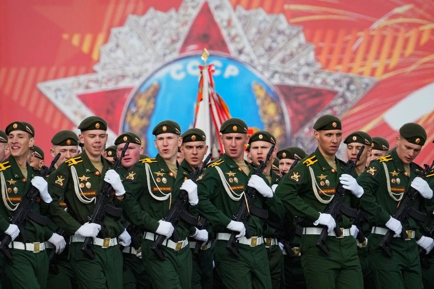 Putin leads scaled-back Victory Day as ceasefire kicks in