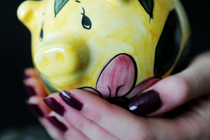 UK savings accounts and cash ISAs hit record highs as rates stay high