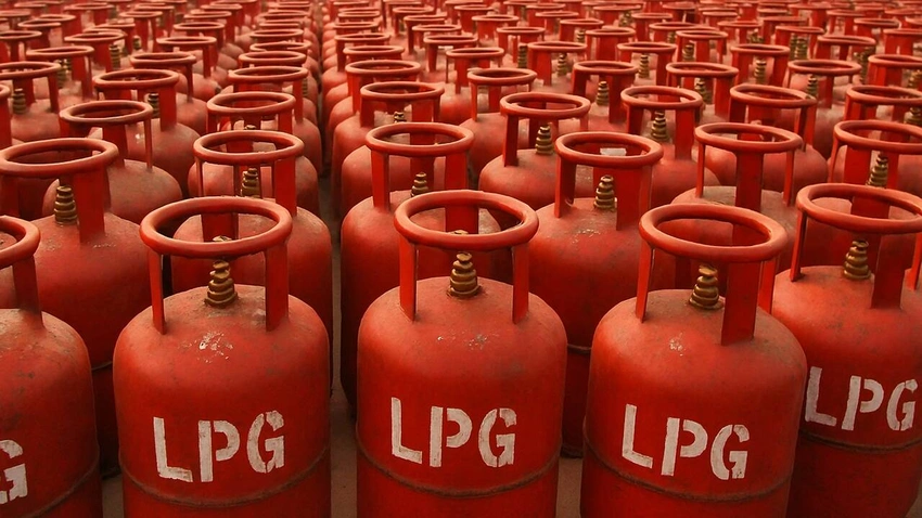 Aadhaar Mandatory for Subsidized LPG from Oct 1: Don't Lose Your Subsidy!