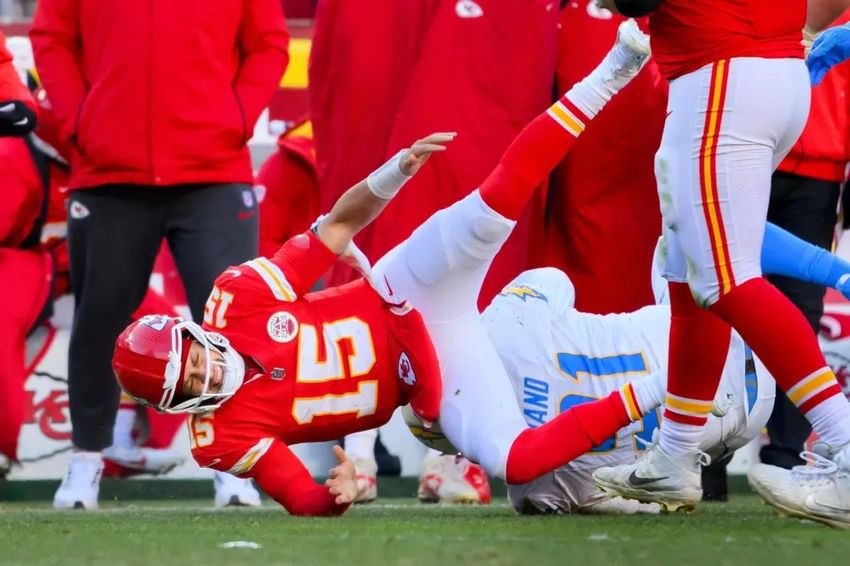 Chiefs' Patrick Mahomes Out for Season with ACL Tear