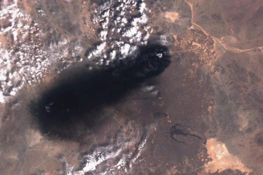 Houthi Attacks Threaten Saudi Oil: Pipeline Shut Down Amid Escalating Red Sea Tensions