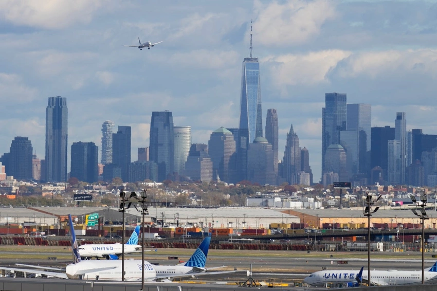 Audio released as two planes narrowly avoid collision at Newark