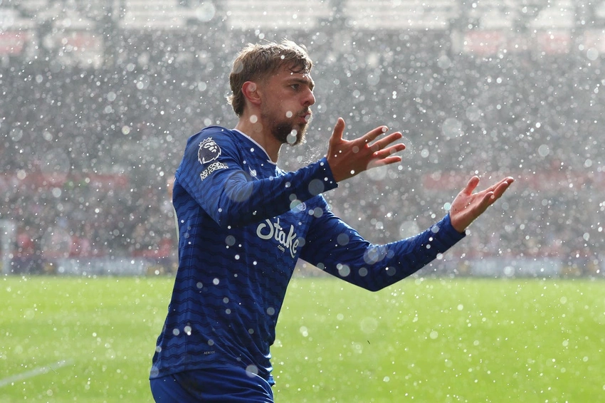 Late equaliser keeps Everton's Europe dream alive after Brentford 2-2 thriller