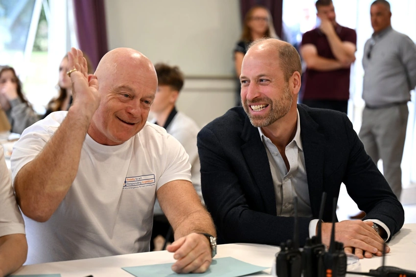 Prince William Probes Ross Kemp for 'Traitors' Secrets! 😂