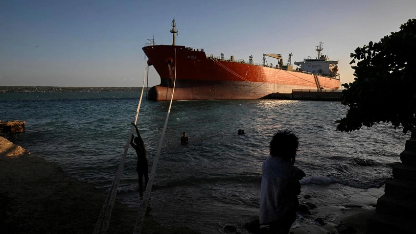 Cuba Frees 2,010 Prisoners as U.S. Pressure Mounts