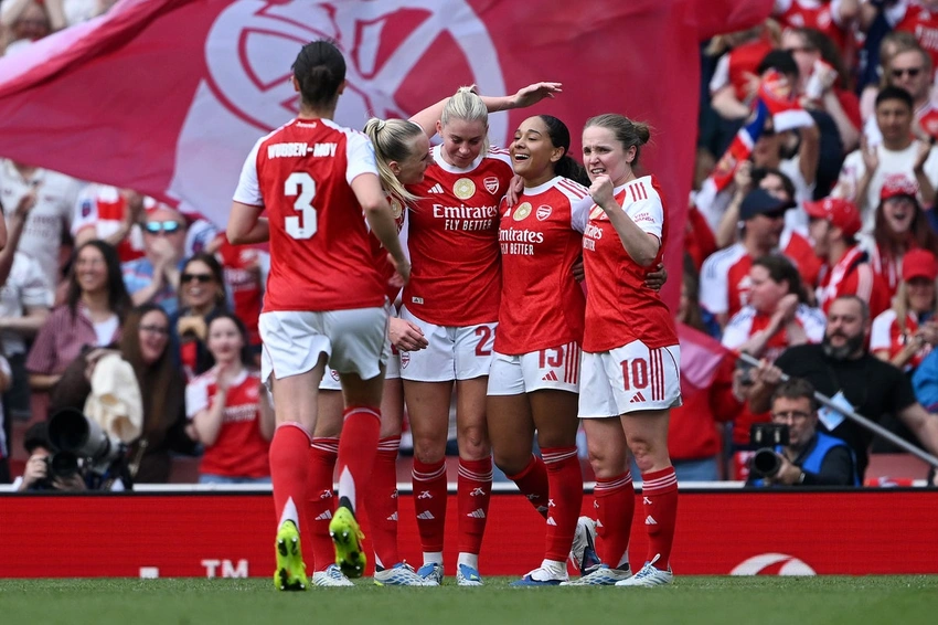 Arsenal Edge Lyonnes as Olivia Smith Nets Late Winner in WCL Semi