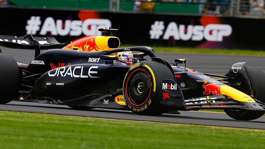 Verstappen crashes on opening lap, starts back of grid in Australian GP