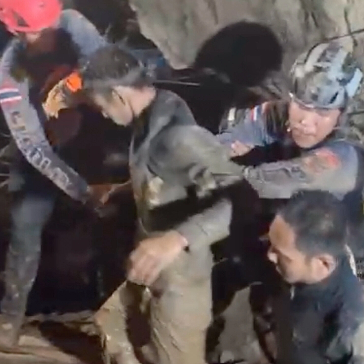 Miracle in Laos: First Villager Rescued After Week Trapped in Flooded Cave