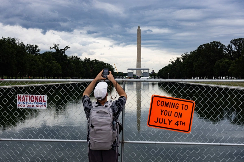 Lincoln Memorial Pool: $16M Repair Peels, Trump Blames "Vandals"!