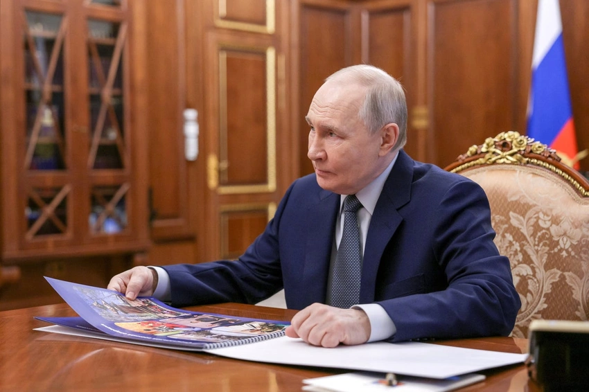 Duelling ceasefires loom as Zelenskyy floats open-ended truce