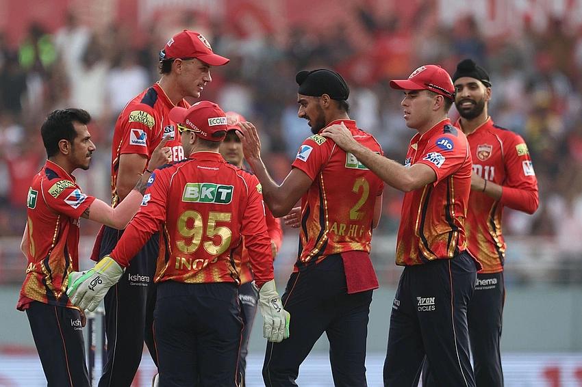 Bangar's RCB XI for IPL 2026 Sparks 'no place for him' Debate