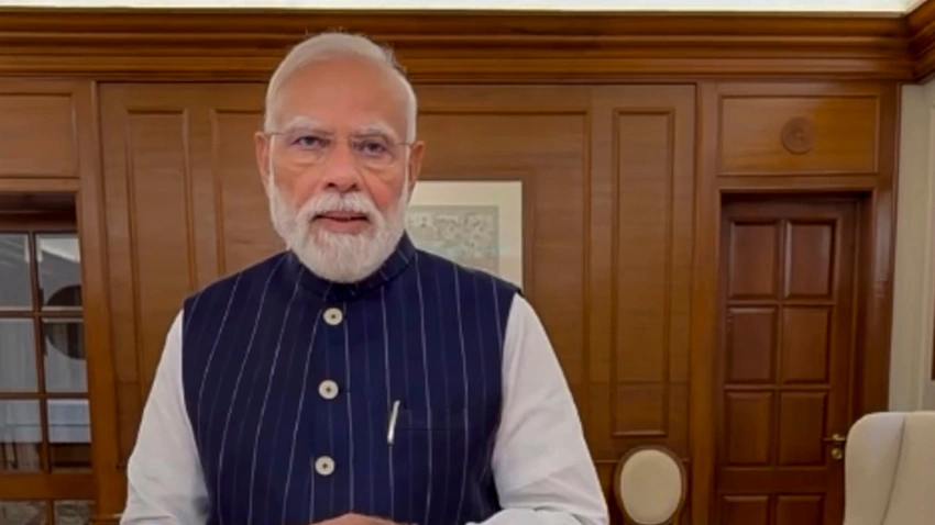 PM Modi & US VP Vance Talk Strategic Partnership, Family Wishes!