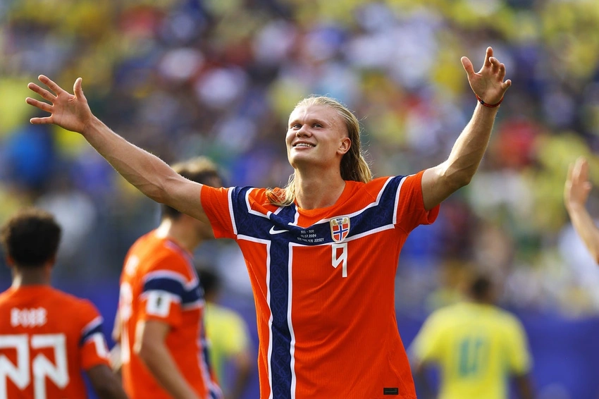 Haaland's Wild Souvenir: A Raccoon, Whiskey & World Cup Exit!