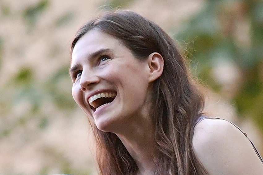 Amanda Knox's Controversial 'Cartwheel' Show Divides Edinburgh Fringe