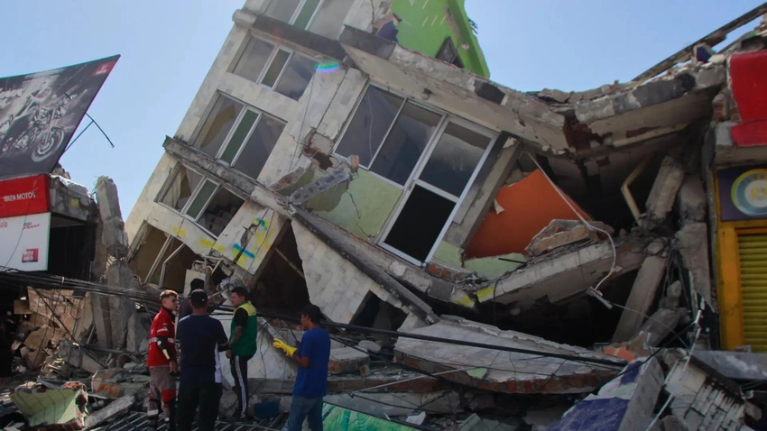Colombia Rocked by 7.4 Quake: Over 100 Dead, Thousands Missing!