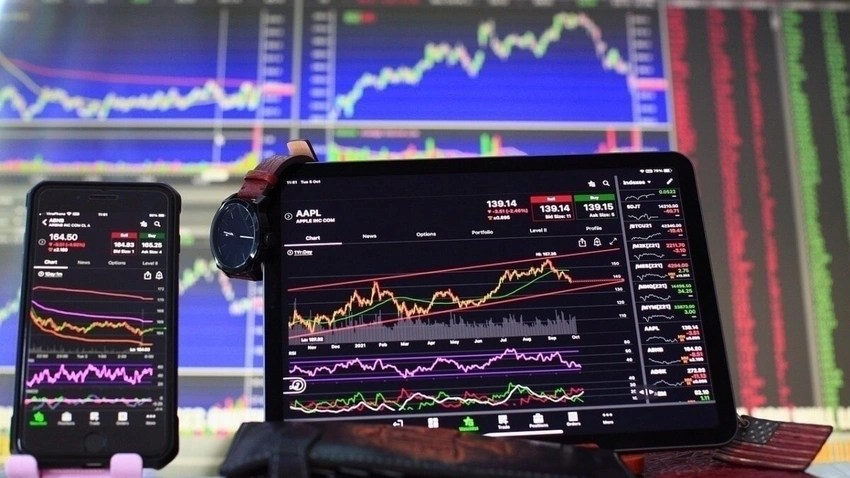 Aye Finance debuts flat, lists at issue price