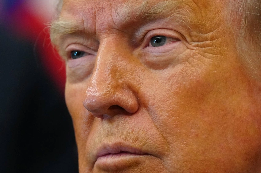 Trump Gold Coin: Celebrating U.S. Independence, Sparking Debate!