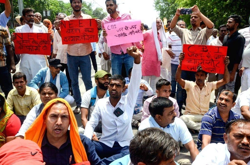 Patna Protests Erupt Over NEET Aspirant Death, Demanding Justice