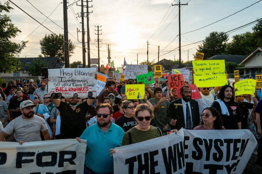 ICE Agent Fatally Shoots Migrant in Houston, DA Alleges Federal Blockade