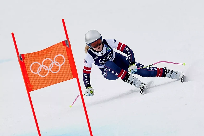 Lindsey Vonn Eyes Milan Olympics With Torn ACL, Teammate Defends Move