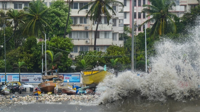 Mumbai Rains: Infrastructure Crumbles, City Life Halted Amidst Red Alert!