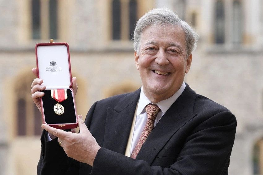 Stephen Fry Sues Tech Conference Over Stage Fall