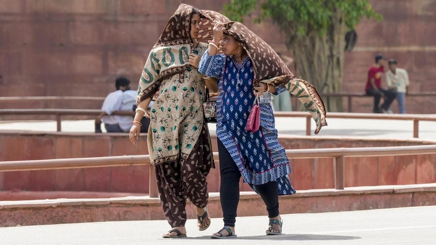 Delhi Sizzles at 45.1°C: IMD Issues Orange Alert for Week-Long Heatwave