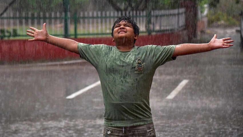 Chennai Braces for Monsoon Relief! 🌧️ Rain & Thunderstorms Coming Soon