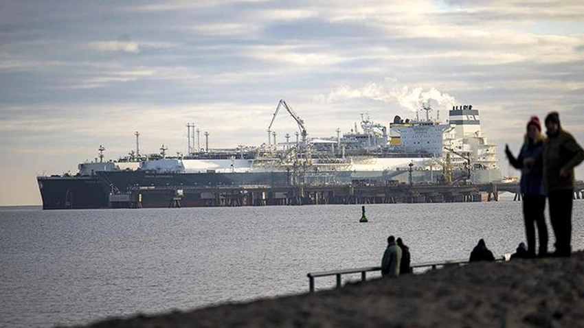 Oil Tanker Hijacked Off Yemen Coast Heads Toward Somali Waters