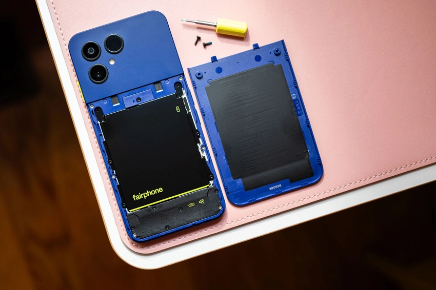 Fairphone's Sustainable, Repairable Smartphone Finally Lands in US!