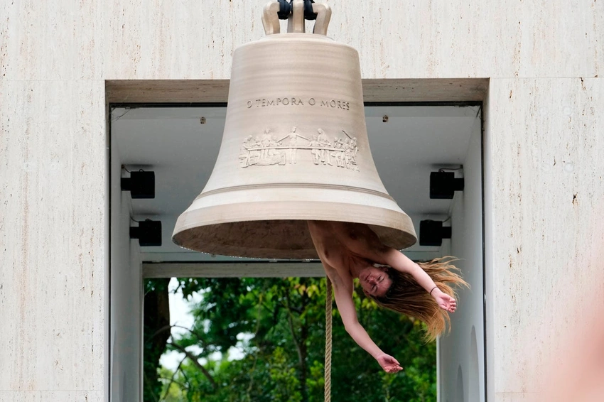 Venice Biennale: Pavilions close in protest over Israel inclusion