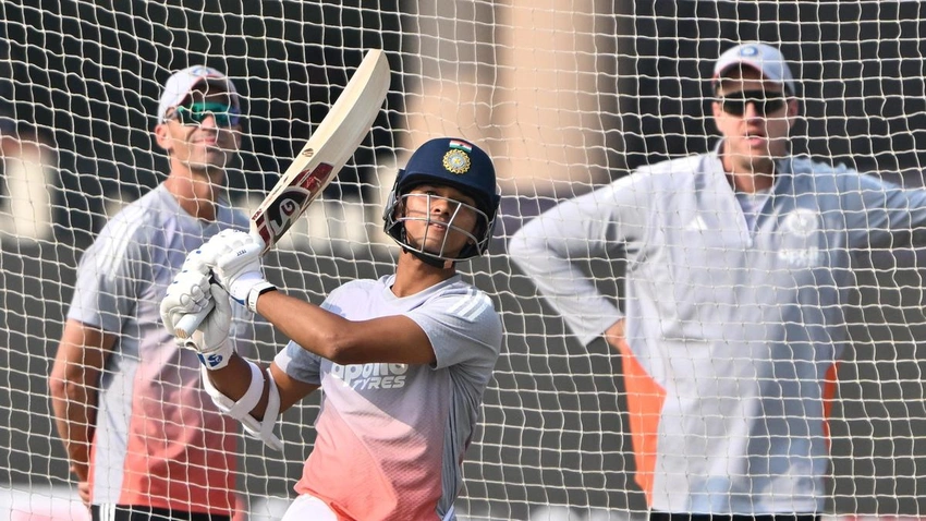 Kohli's 103 anchors India to victory in Ranchi ODI