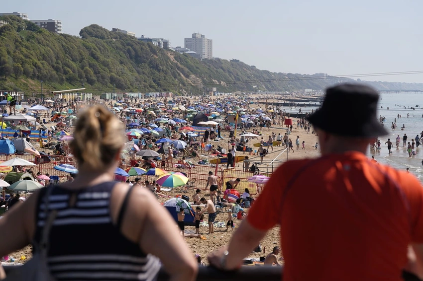 UK Sizzles as Record-Breaking May Heatwave Sends Temperatures Soaring to 35C