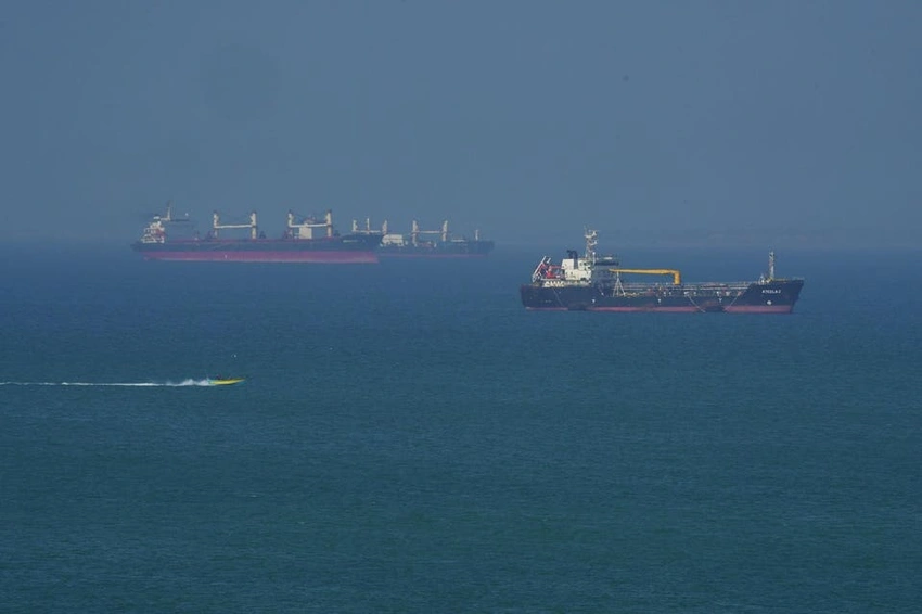 Oil climbs as Iran talks stall and Hormuz blockade persists