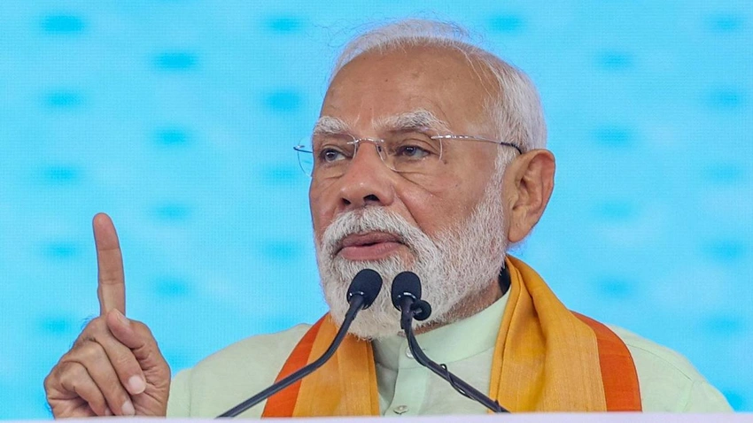 Modi Talks with Gulf Leaders as Indian Sailor Dies in West Asia Crisis