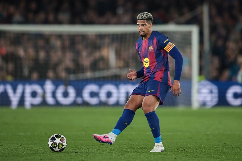 Major Boost for Reds: Barcelona's Araujo Arrives on Loan!