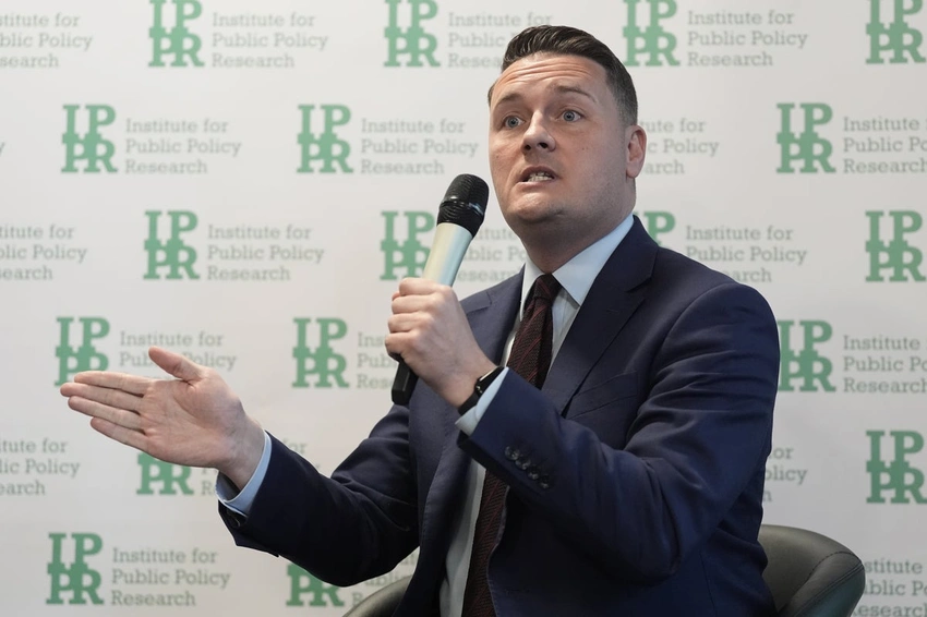 Streeting warns: 'There may be no NHS' if Farage leads UK