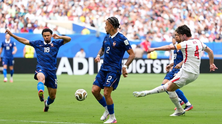 Saka's Hat-Trick Seals Epic 6-4 England Win Over France in World Cup Thriller!