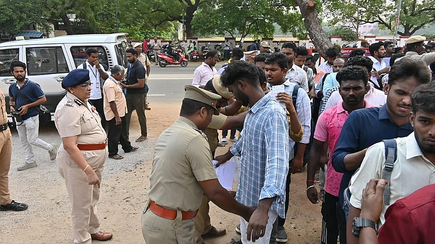 TNUSRB exams draw 19,000+ candidates in Tamil Nadu across two districts