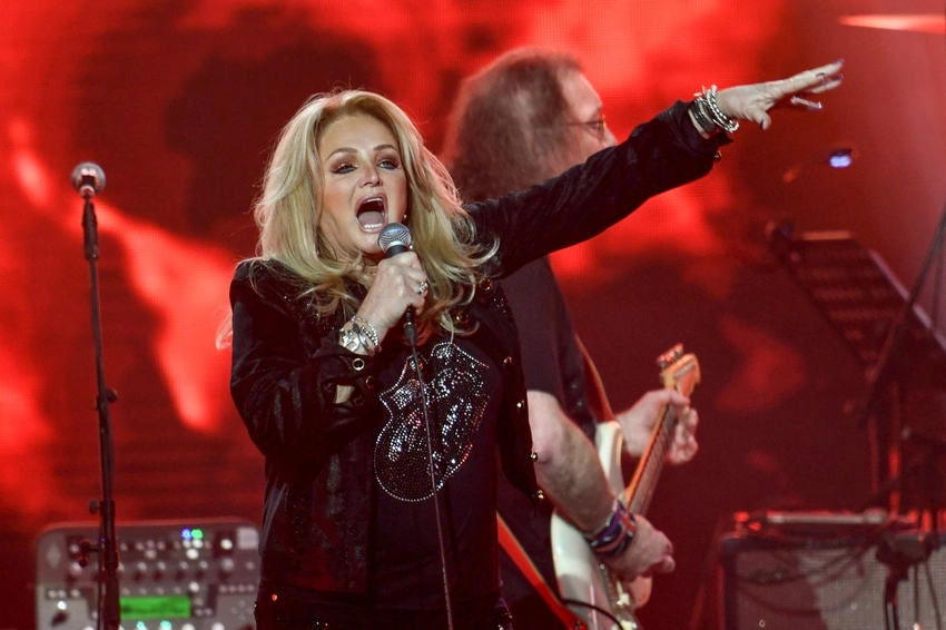 Bonnie Tyler Recovers After Emergency Intestinal Surgery in Portugal
